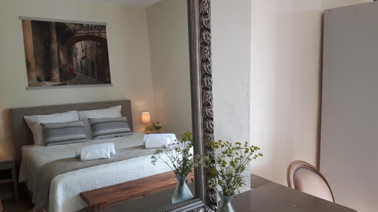 Chambres D'Hotes Des Gens Heureux Saint-Hippolyte-du-Fort Exteriör bild
