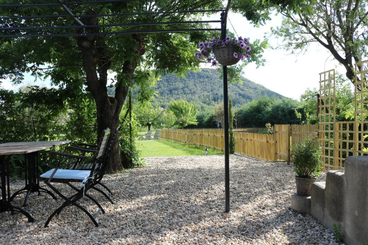 Chambres D'Hotes Des Gens Heureux Saint-Hippolyte-du-Fort Exteriör bild