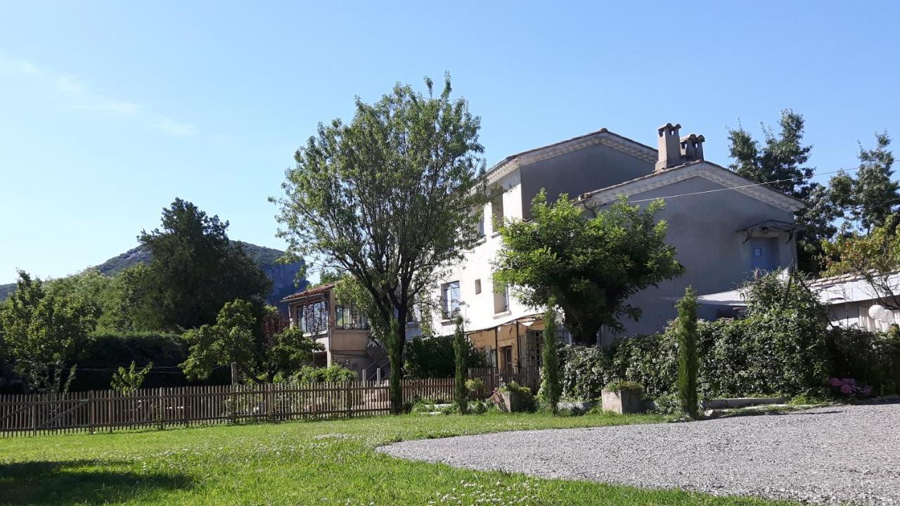 Chambres D'Hotes Des Gens Heureux Saint-Hippolyte-du-Fort Exteriör bild